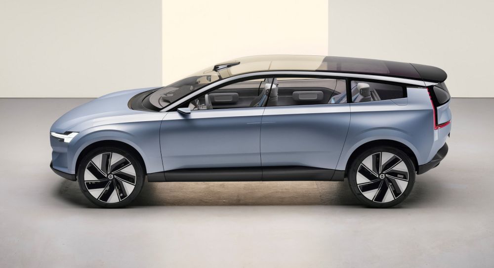 Volvo Concept Recharge oldalról