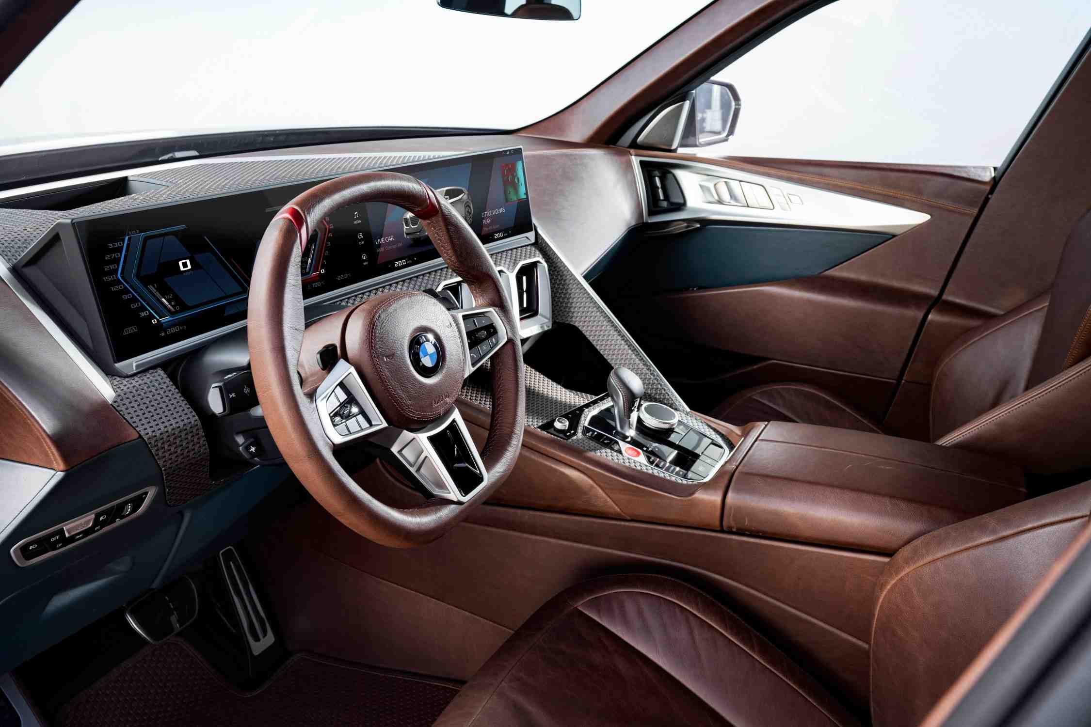 BMW Concept XM tanulmányautó, infotainment rendszer