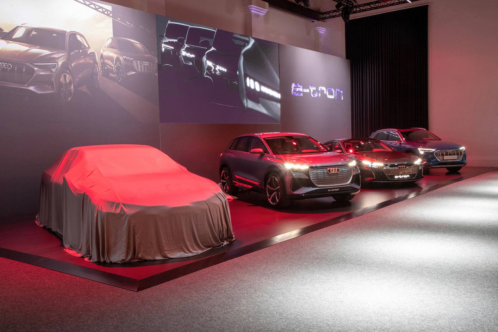 Audi e-tron modellpaletta autói egymás mellett