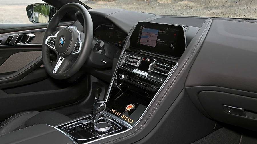 2019-es BMW 850i M Performance Manhart tuning beltere