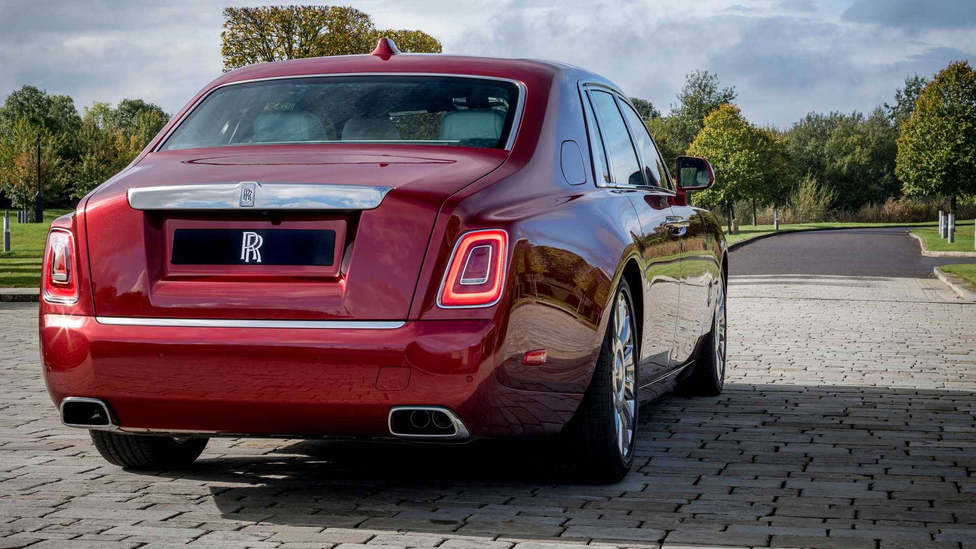 Rolls-Royce Phantom Red