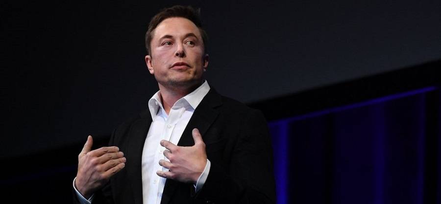 Elon Musk bejelenti a Tesla Model 3-at