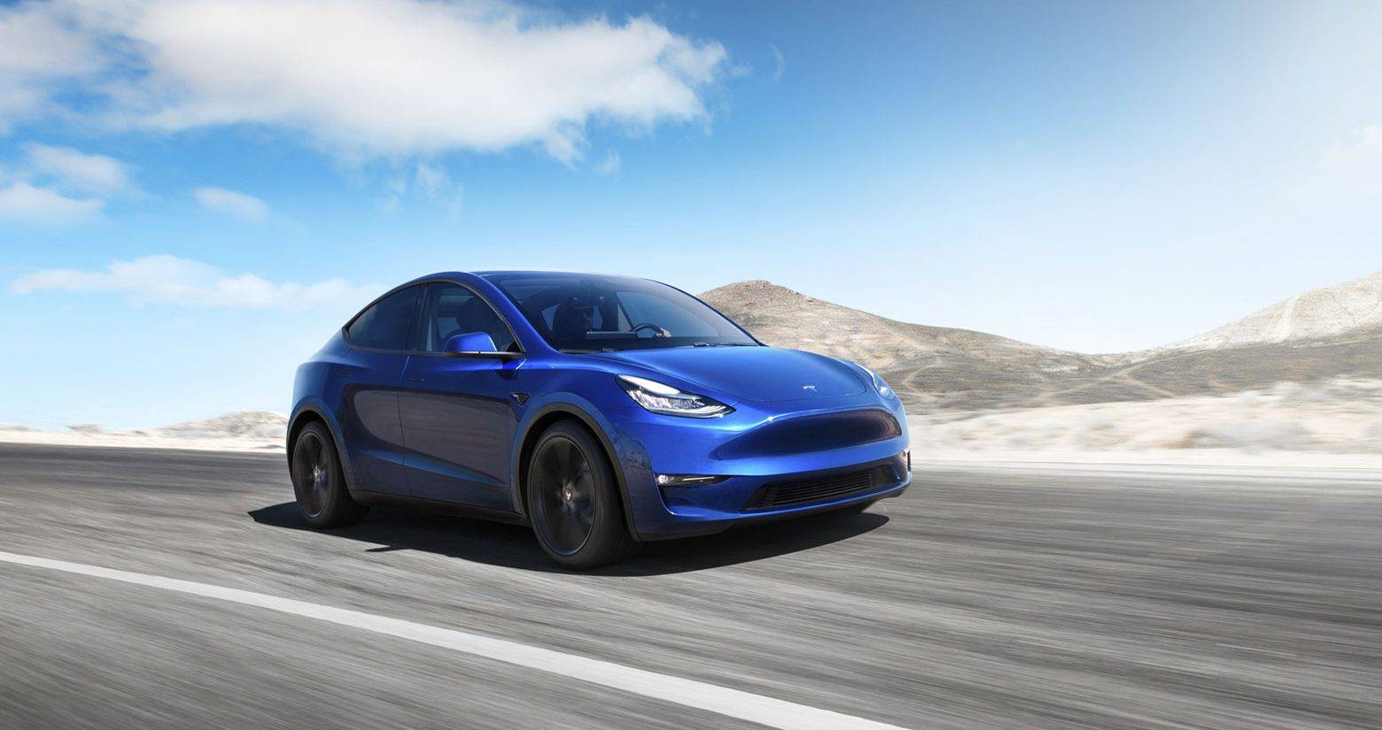 2020-as Tesla Model Y villanyautó elölről